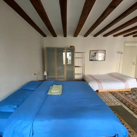Appartement Lovely 2-bed In Barcelonas Location *