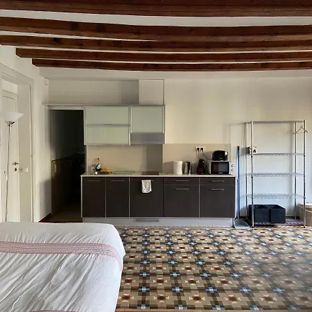 Apartment Lovely 2-bed In Barcelonas Location