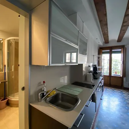 Lovely 2-bed In Barcelonas Location * Barcelona