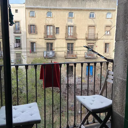 Lovely 2-bed In Barcelonas Location *