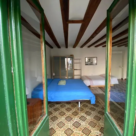 Lovely 2-bed In Barcelonas Location Barcelona