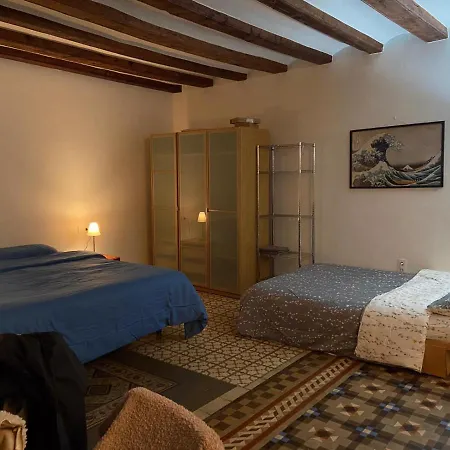 Lovely 2-bed In Barcelonas Location *